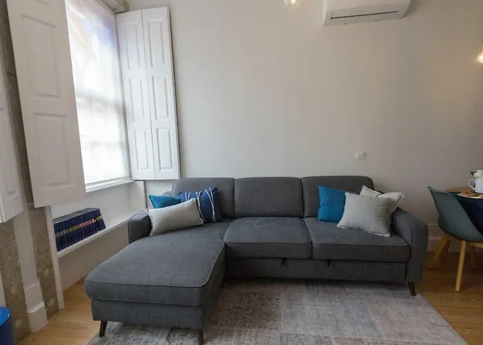 Charm In C - Porto Center Apartment